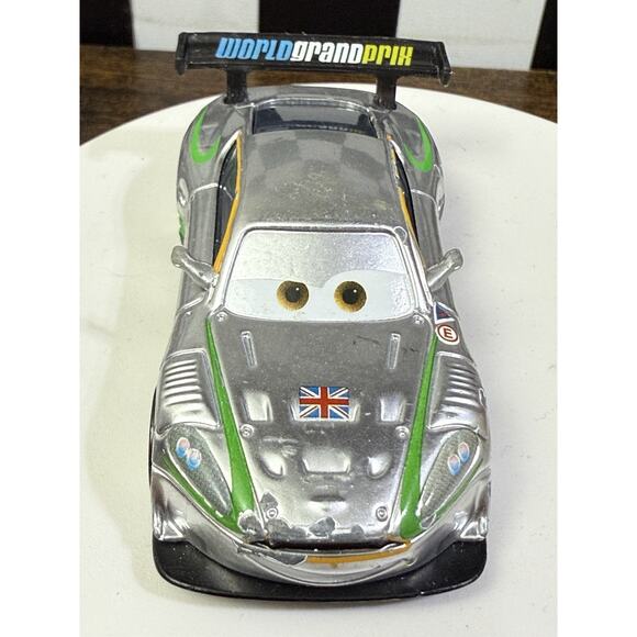 Disney Pixar Cars Nigel Gearsley Silver Racer Series - Picture 2 of 6